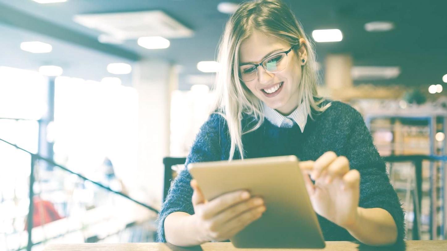 Sesión de formación en SEO técnico con análisis de rendimiento web